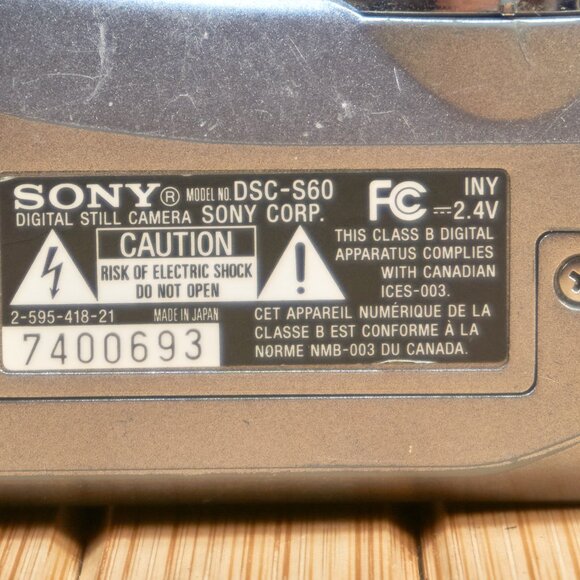 Sony Cyber-shot DSC-S60 4.1MP Digital Camera, 3X Optical Zoom, Made in Japan - Picture 8 of 14